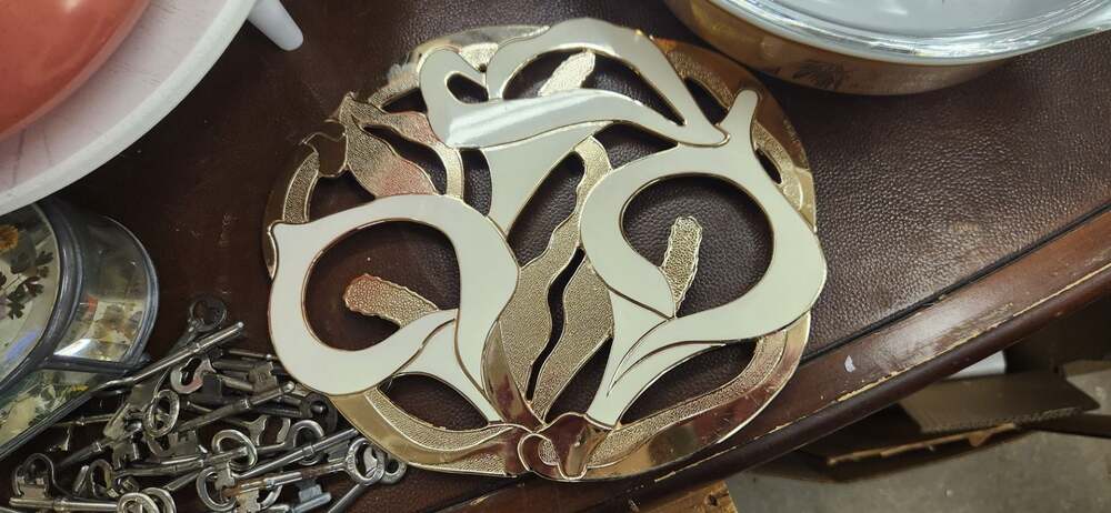 Vintage Wm. A. Rogers Calla Lily Gold-Tone Metal and Cream Enamel Footed Trivet